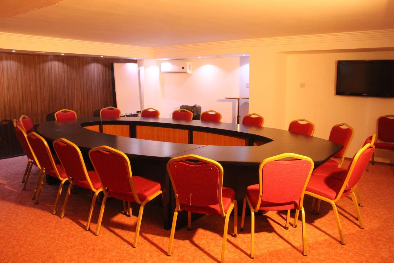City Royal Hotel And Casino Nicosie Extérieur photo